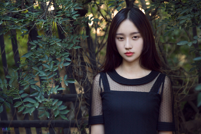 绝色女汉子黑丝迷人写真