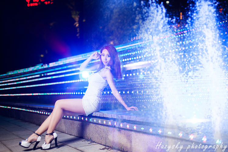 风姿翘臀的美女午夜疯狂