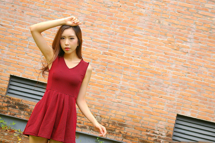 邻家姑娘的红裙美拍