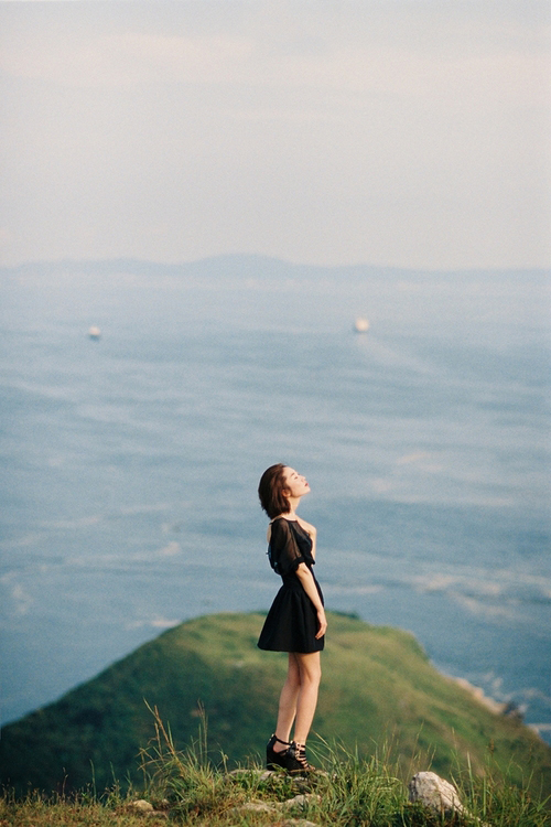 性感少女对海的渴望