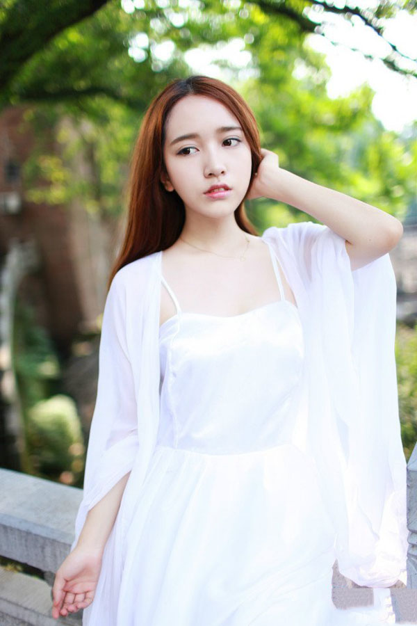 仙女范青纯美女高清写真大图