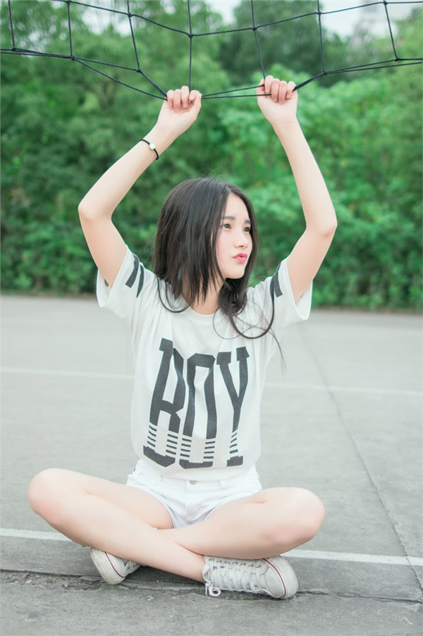 古灵精怪的小美女唯美写真