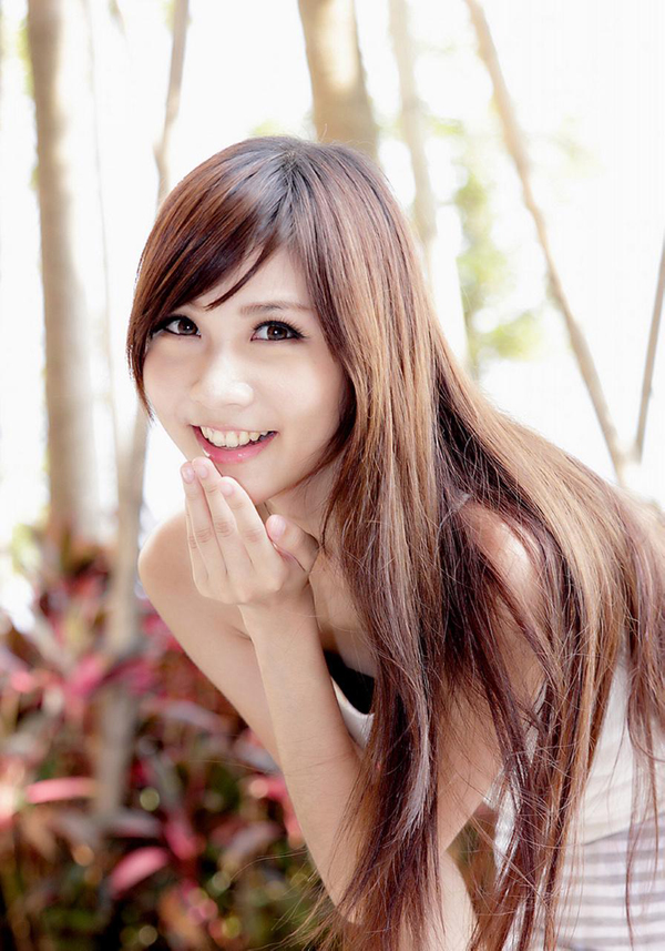 可爱美女清纯迷人外拍唯美写真