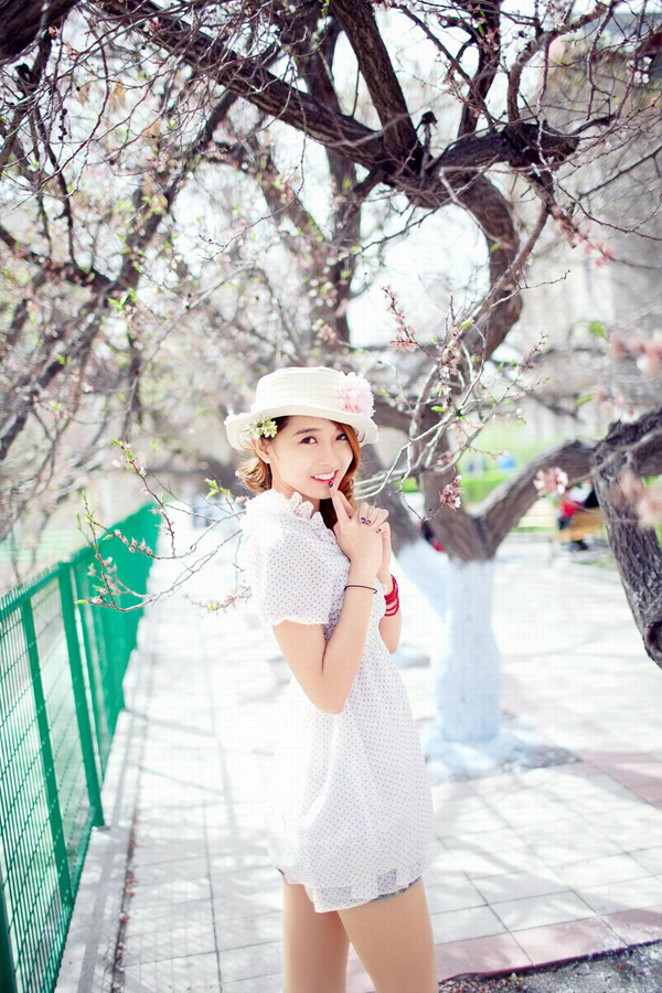 清纯MM可爱迷人唯美户外写真