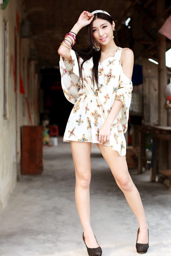 氧气美女气质迷人清纯写真