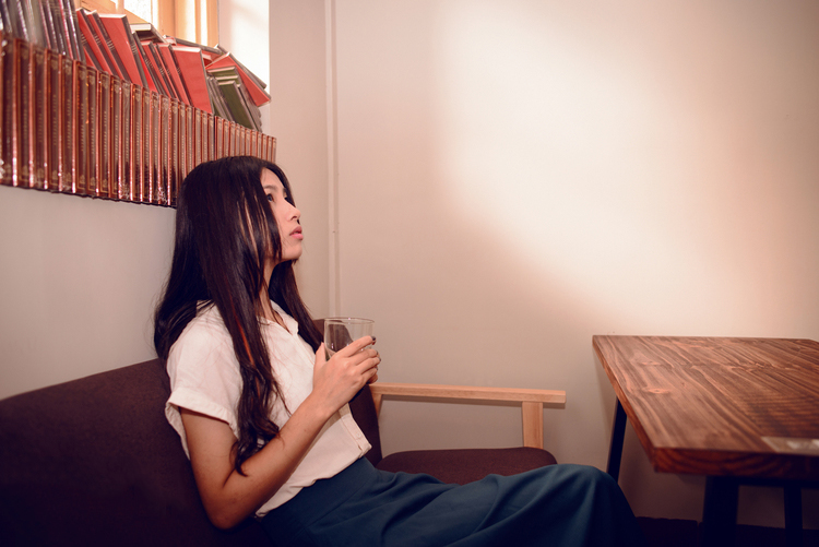 清纯少女与咖啡的不解情缘