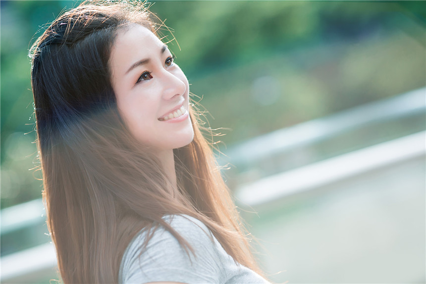盛夏美女户外迷人清纯写真