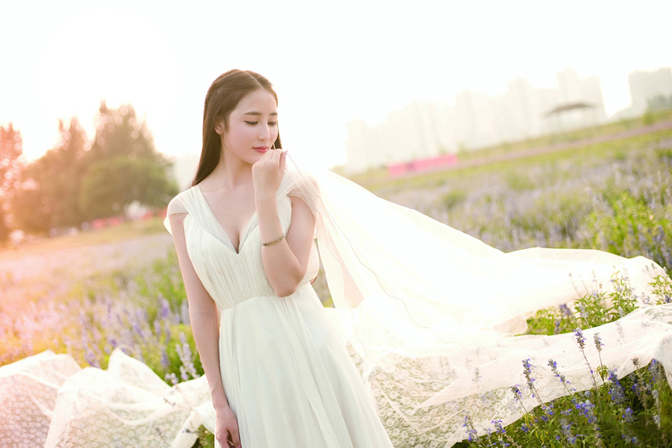 清纯少女普罗旺斯的梦