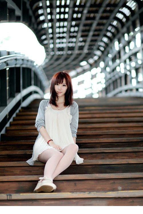 又见清纯水灵高中毕业生