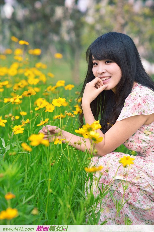 轻轻悠悠漫步沙湖畔