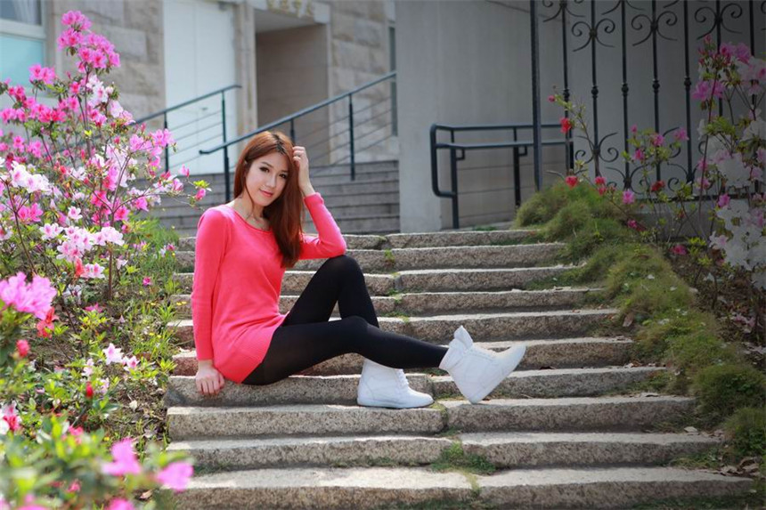 美女琦琦诱人户外唯美写真