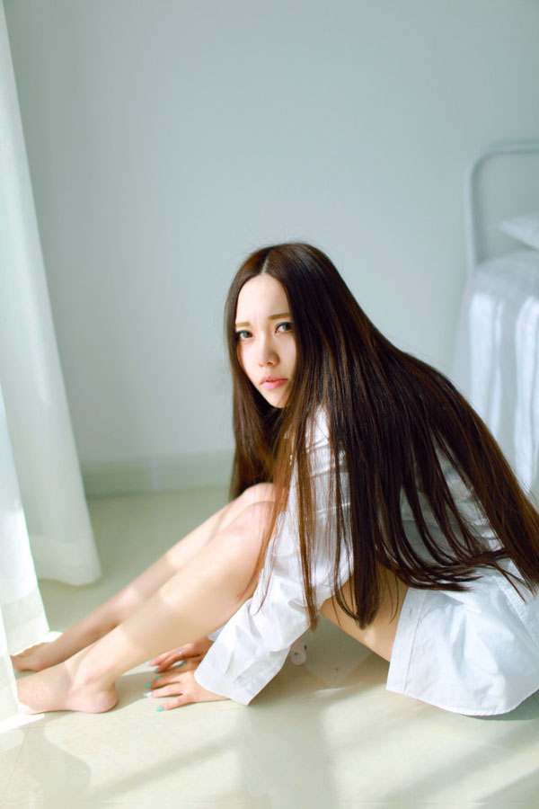 清纯美女早晨迷人性感私房照