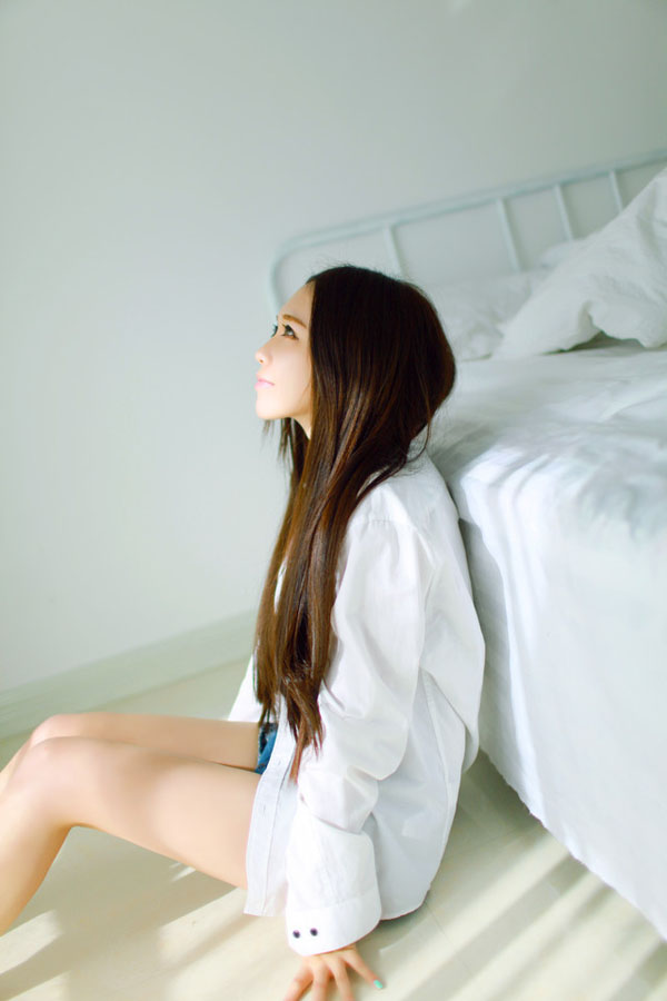 清纯美女早晨迷人性感私房照