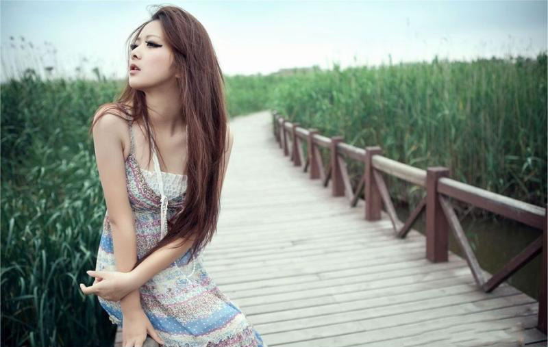 超强美少女模特户外唯美写真照