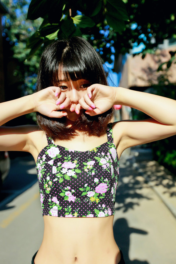 青春美少女甜美写真