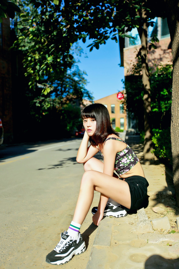 青春美少女甜美写真