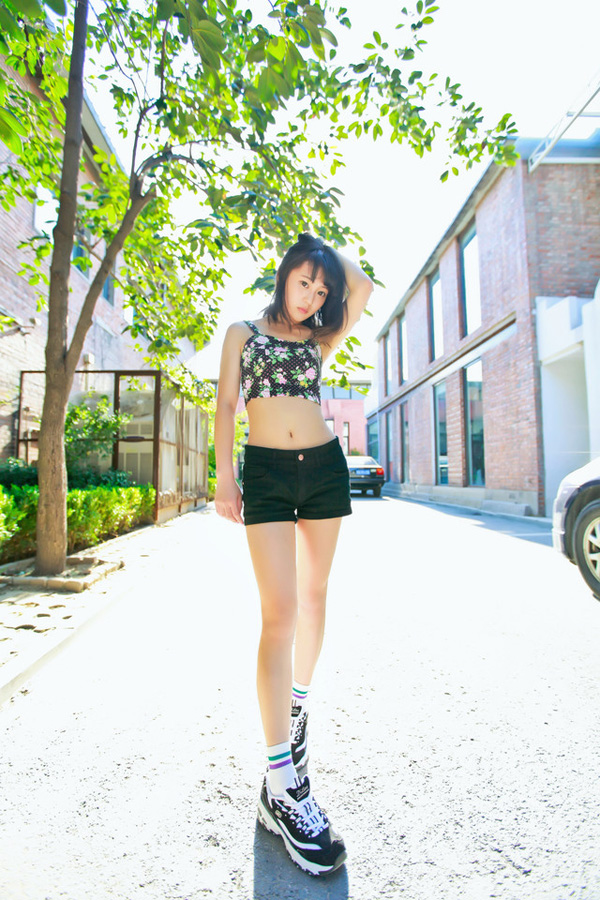 青春美少女甜美写真