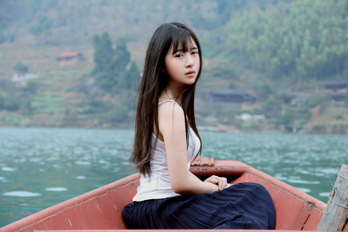 邻家清纯女生游湖私房照片