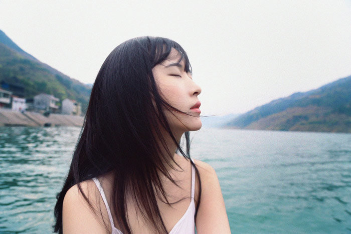 邻家清纯女生游湖私房照片