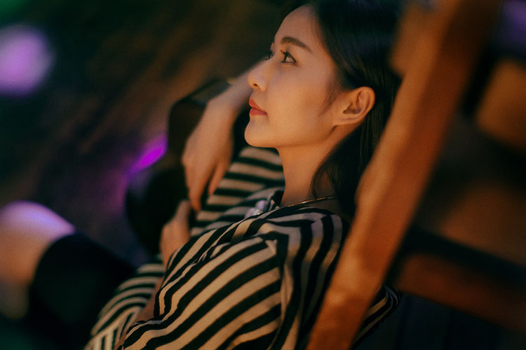 思绪，在不经意间流过琴弦