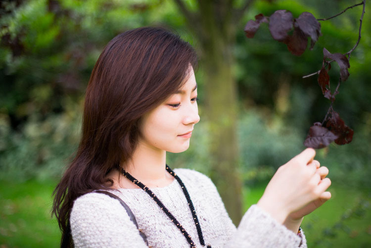 图书馆偶遇的甜美校花