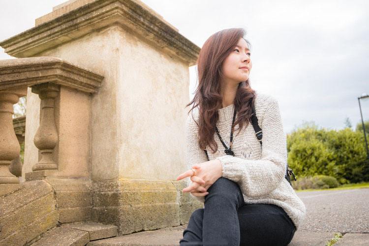 图书馆偶遇的甜美校花