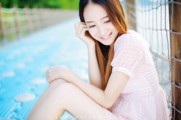 夏日未央的清纯西瓜少女