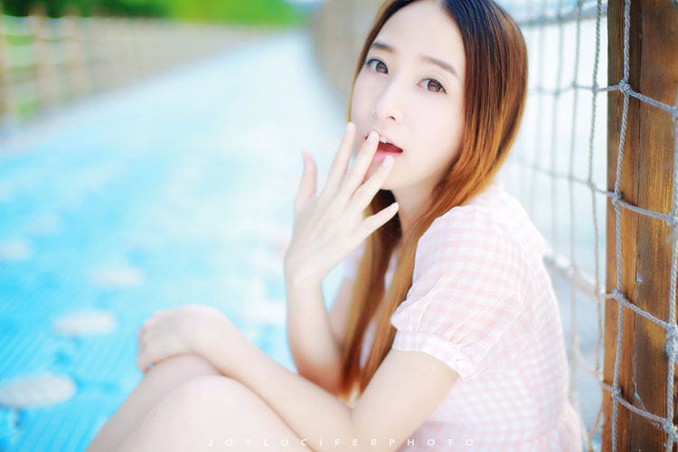 夏日未央的清纯西瓜少女