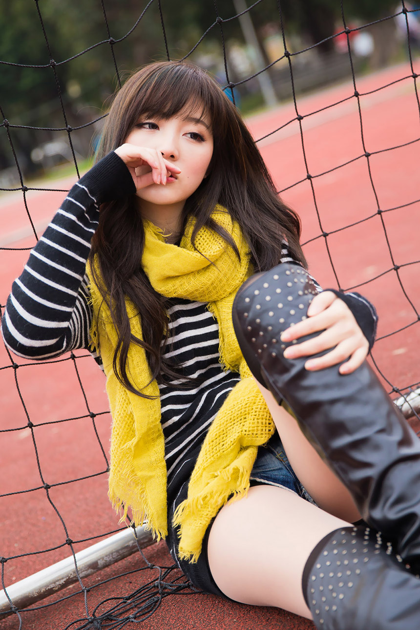 清纯甜美美女操场唯美写真