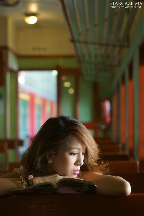 渴望旅行的风韵少女