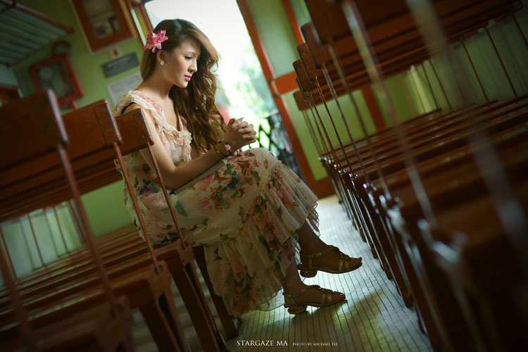 渴望旅行的风韵少女