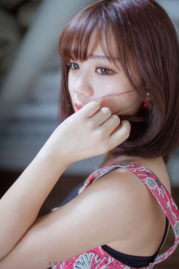 美色女孩楚楚动人的私房写真