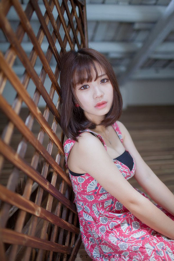 美色女孩楚楚动人的私房写真