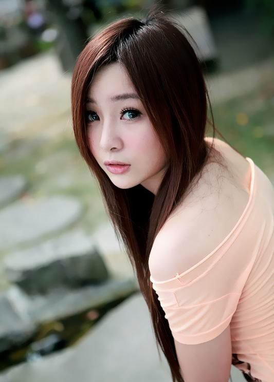 粉嫩少女户外清纯生活写真