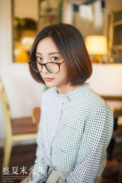 清纯女孩盛夏末光年