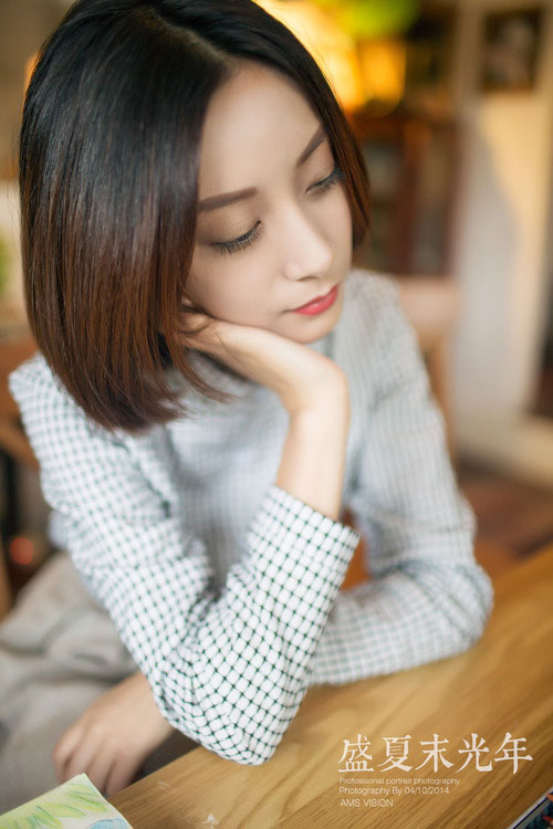 清纯女孩盛夏末光年