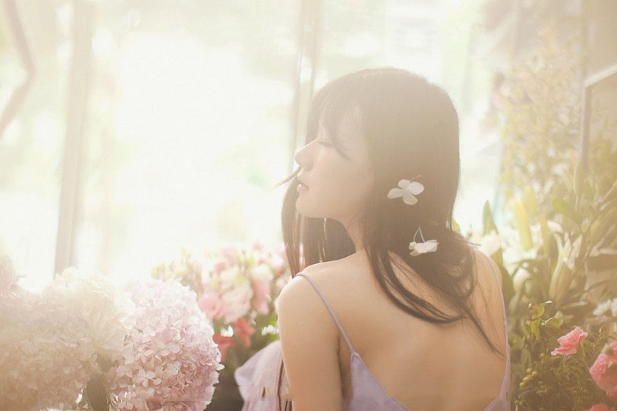 爱上蔷薇花的纯美姑娘