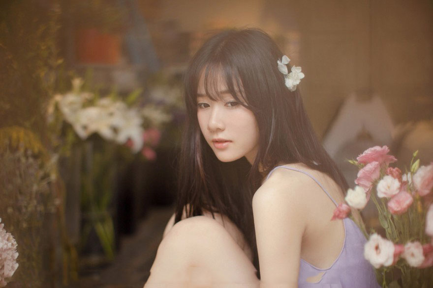 爱上蔷薇花的纯美姑娘