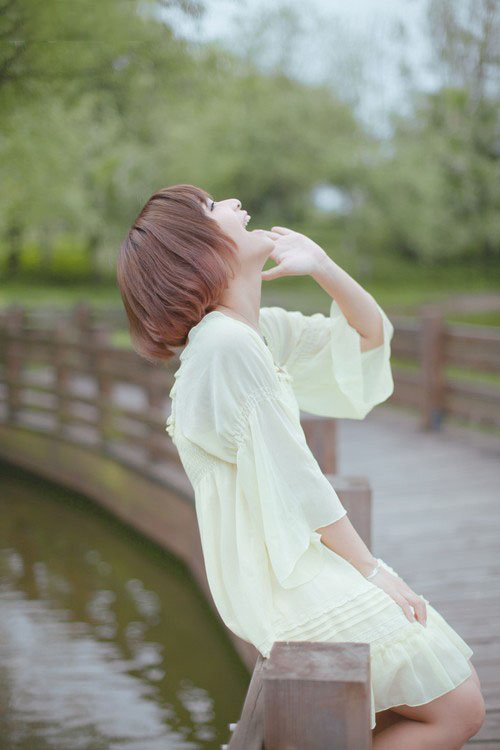 花草巷中的清纯少女