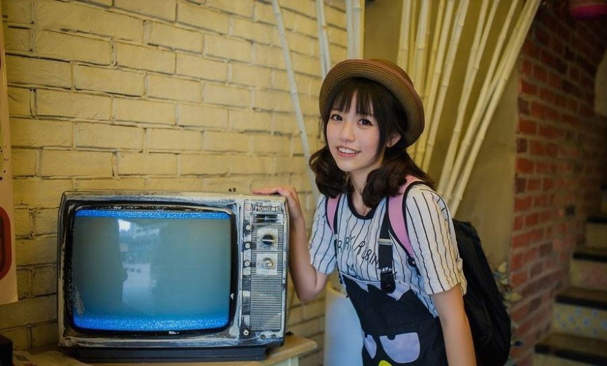 甜美女生萌动的街拍