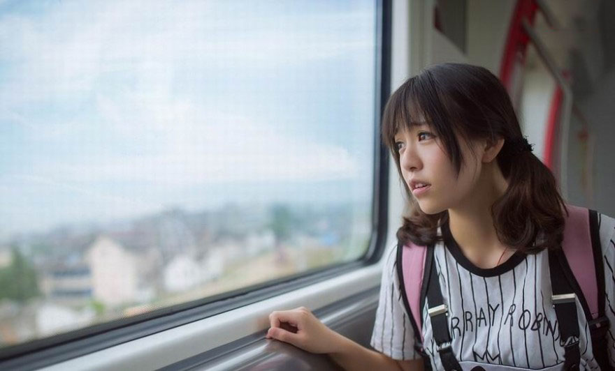 甜美女生萌动的街拍