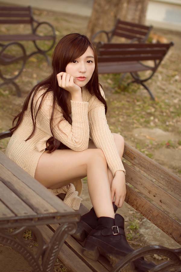 清晨早安的甜美少女