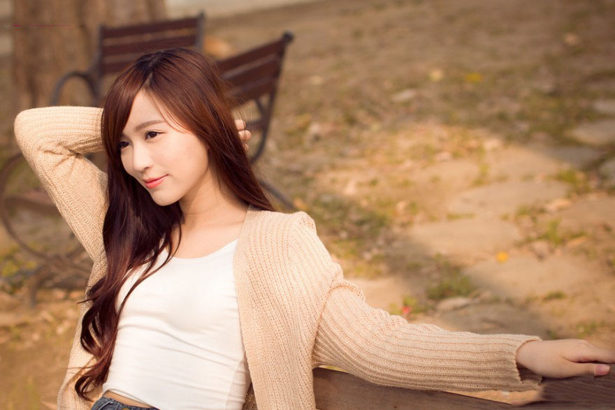 清晨早安的甜美少女