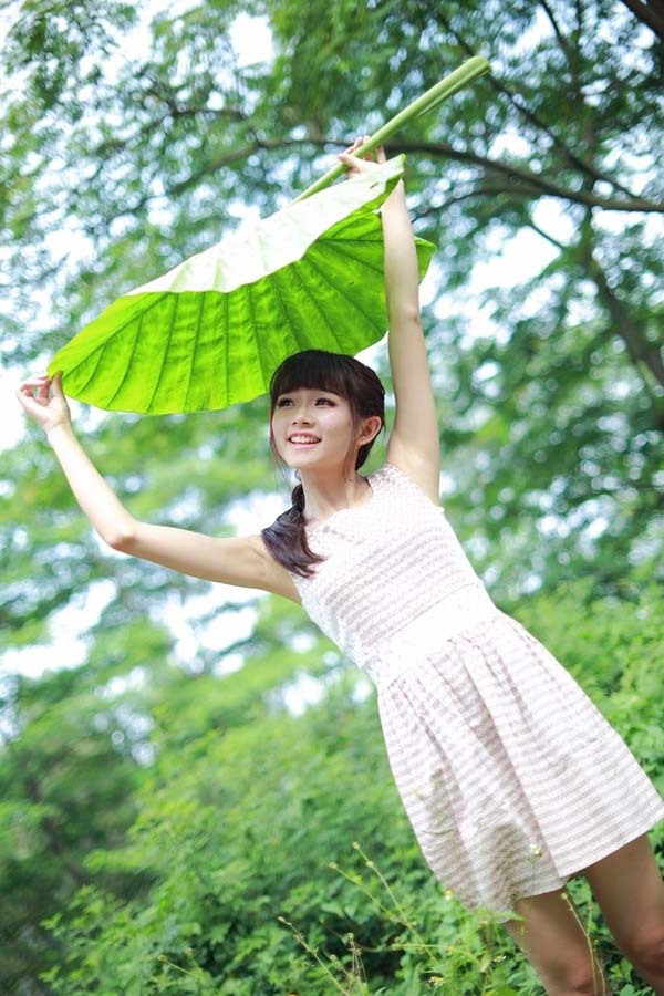 清纯MM美丽女生户外写真