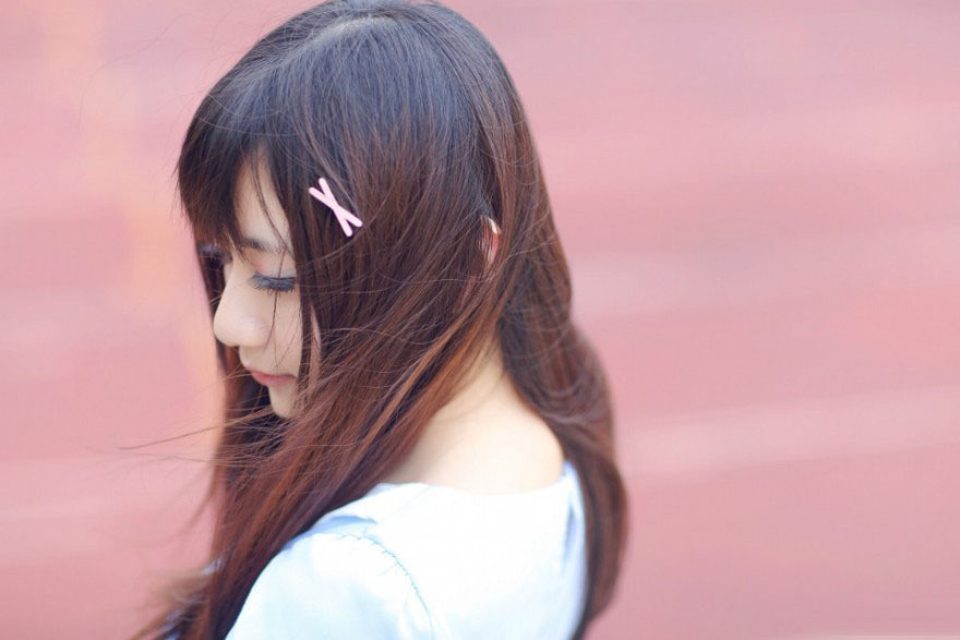 操场边上的清纯校花