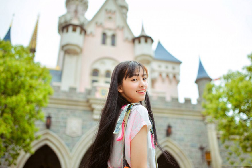 清甜女生游玩记