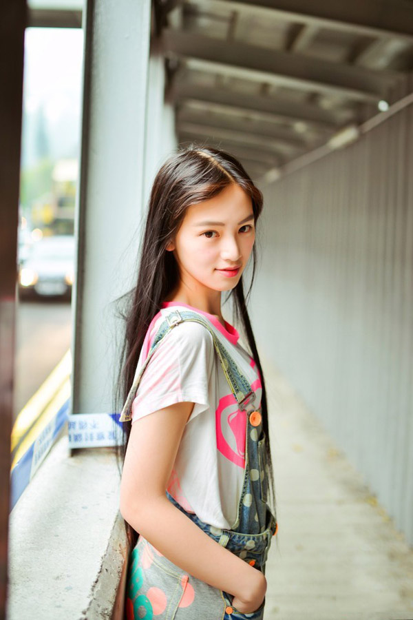 清甜女生游玩记