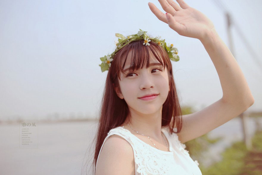 蜜桃般的甜美女生