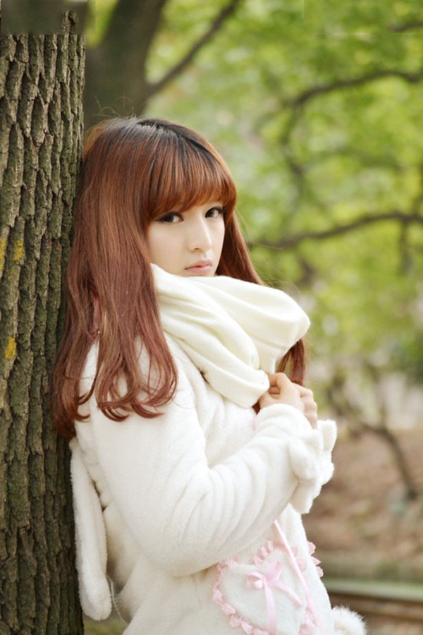 被风吹起的少女长发