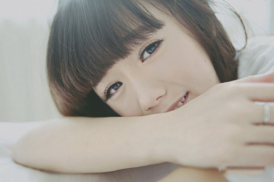 清纯少女舒服的下午时光